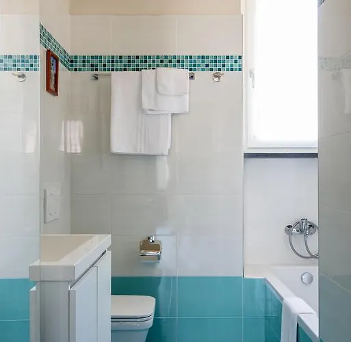 Numero Due Piazza Mazzini - Bymyhomeincomo Apartamento