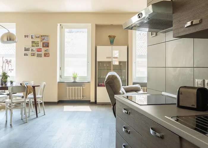 Numero Due Piazza Mazzini - Bymyhomeincomo Apartamento