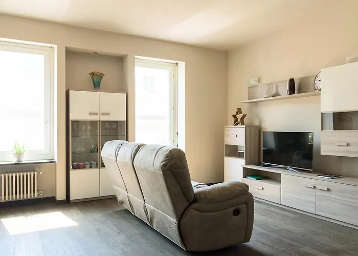 Numero Due Piazza Mazzini - Bymyhomeincomo Como