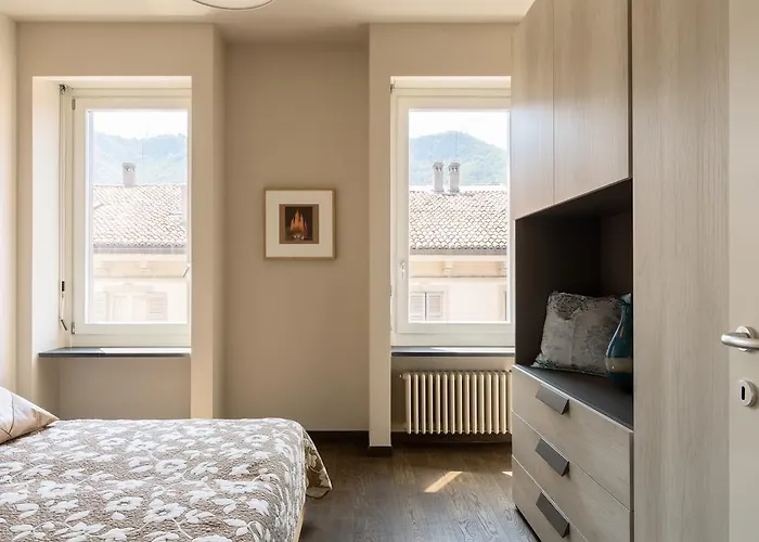 Numero Due Piazza Mazzini - Bymyhomeincomo * Como