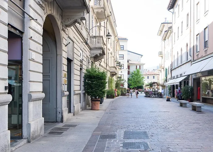 Numero Due Piazza Mazzini - Bymyhomeincomo * Como